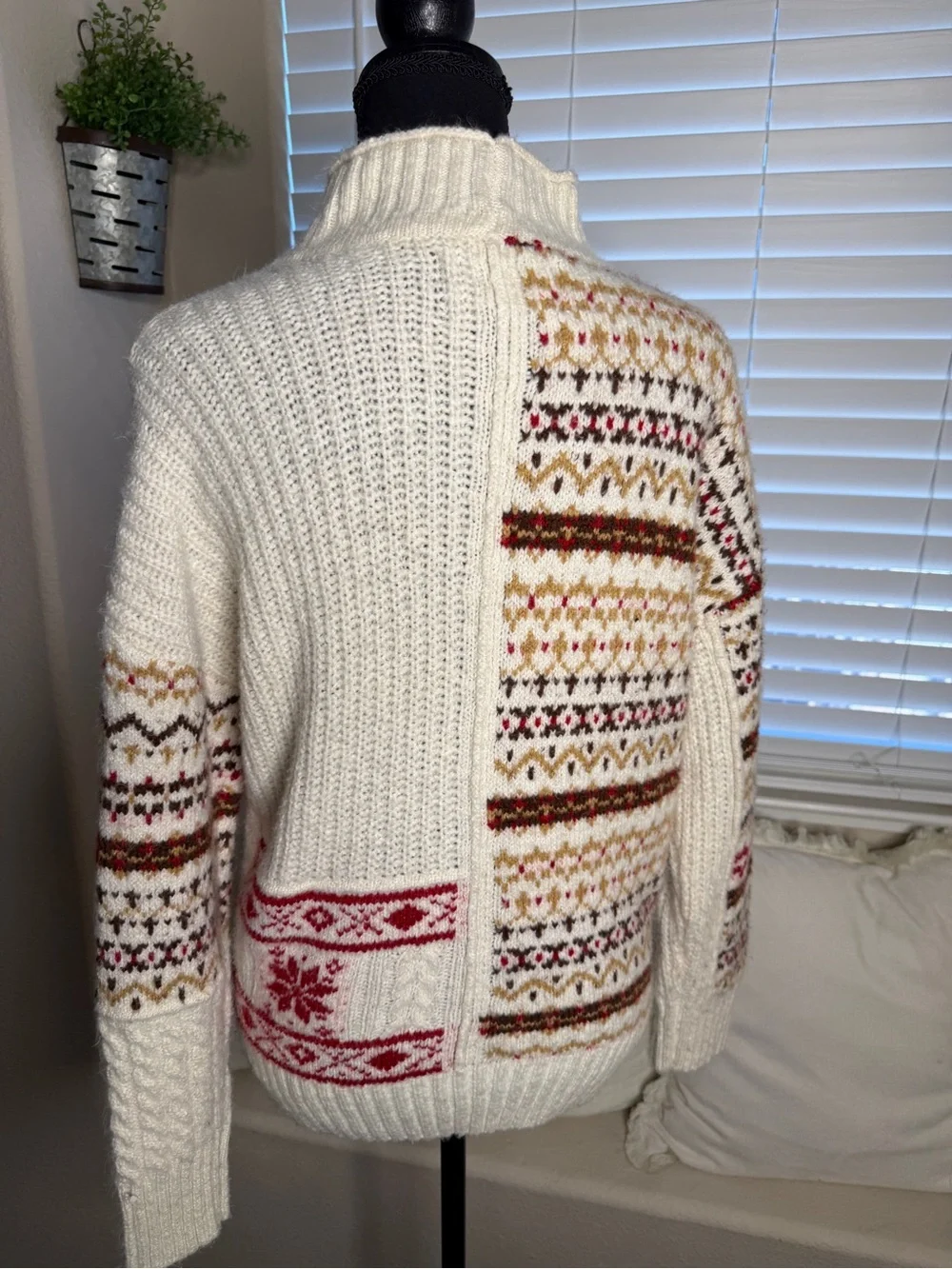 American Eagle Oversized Fair Isle Patchwork Cable Knit Sweater - Picture 7 of 8